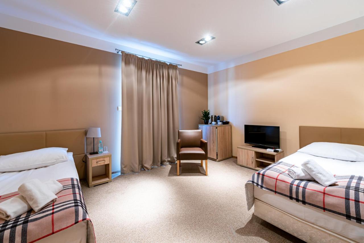 Hotel Dobre Z Lasu Солец-Куявски Экстерьер фото